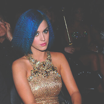 ¿Os suena una tal Katy Perry y su nuevo crimped hair?